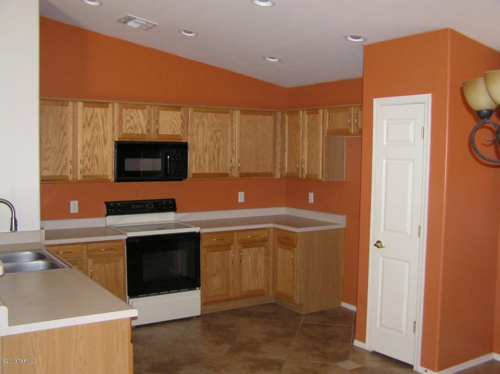 8436 E Sarnoff Ridge Loop, Tucson, AZ 85710 photo 6