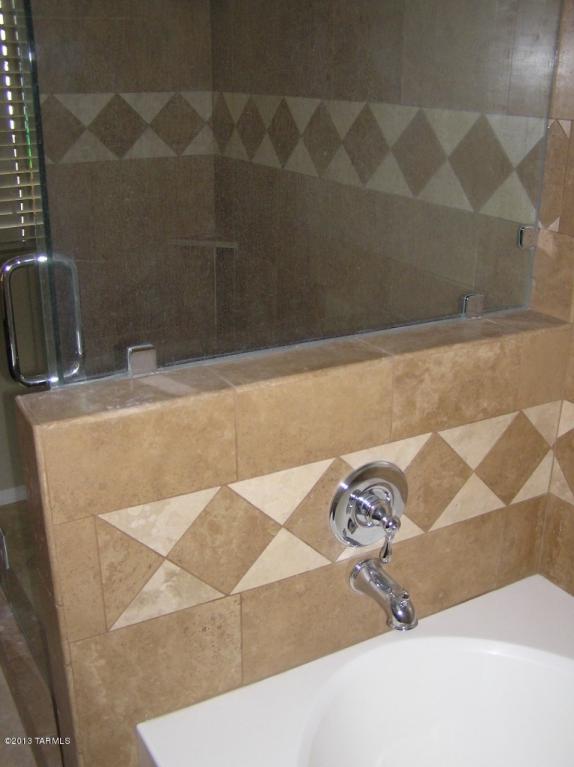 8436 E Sarnoff Ridge Loop, Tucson, AZ 85710 photo 10