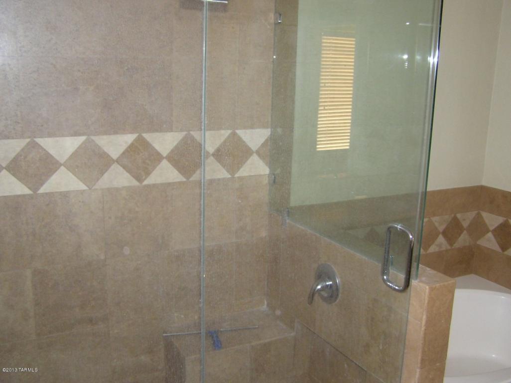 8436 E Sarnoff Ridge Loop, Tucson, AZ 85710 photo 9