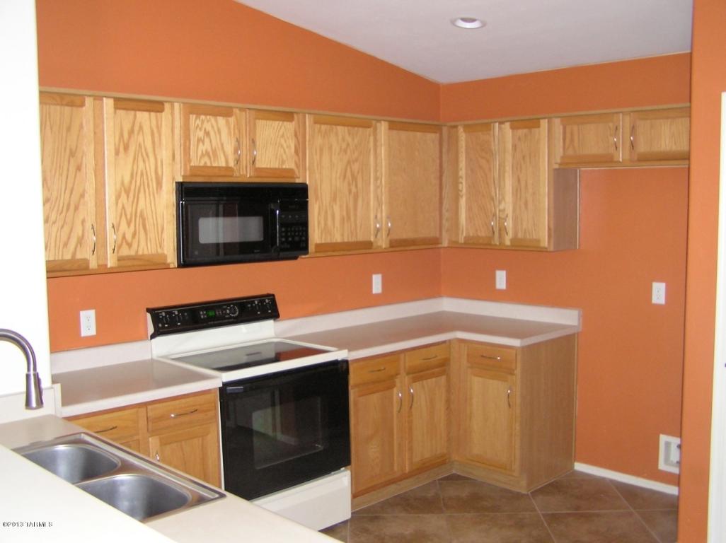 8436 E Sarnoff Ridge Loop, Tucson, AZ 85710 photo 5