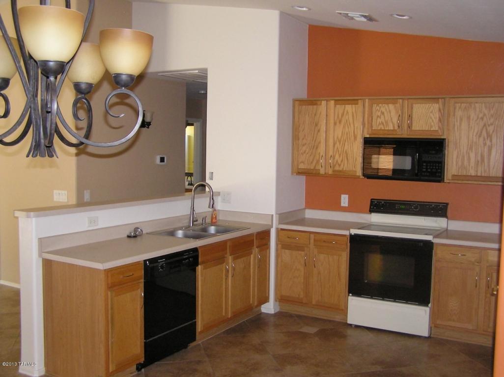 8436 E Sarnoff Ridge Loop, Tucson, AZ 85710 photo 11