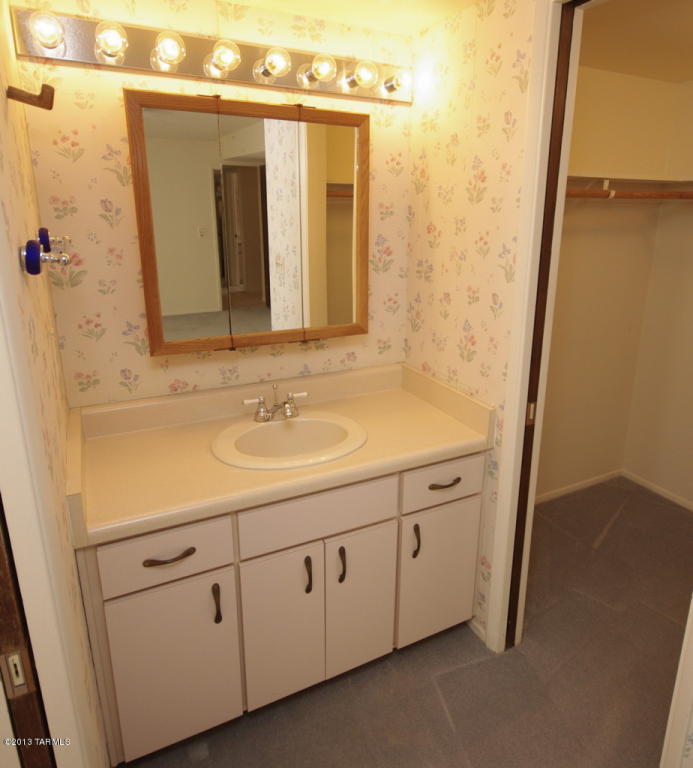 9201 E Visco, Tucson, AZ 85710 photo 8