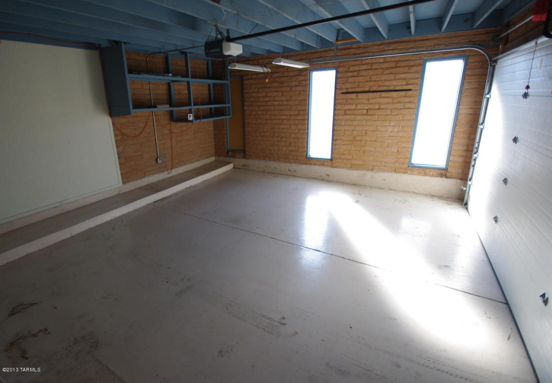 9201 E Visco, Tucson, AZ 85710 photo 11