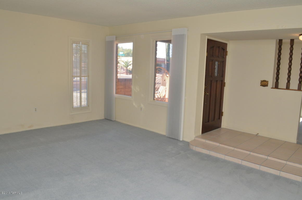 9201 E Visco, Tucson, AZ 85710 photo 3