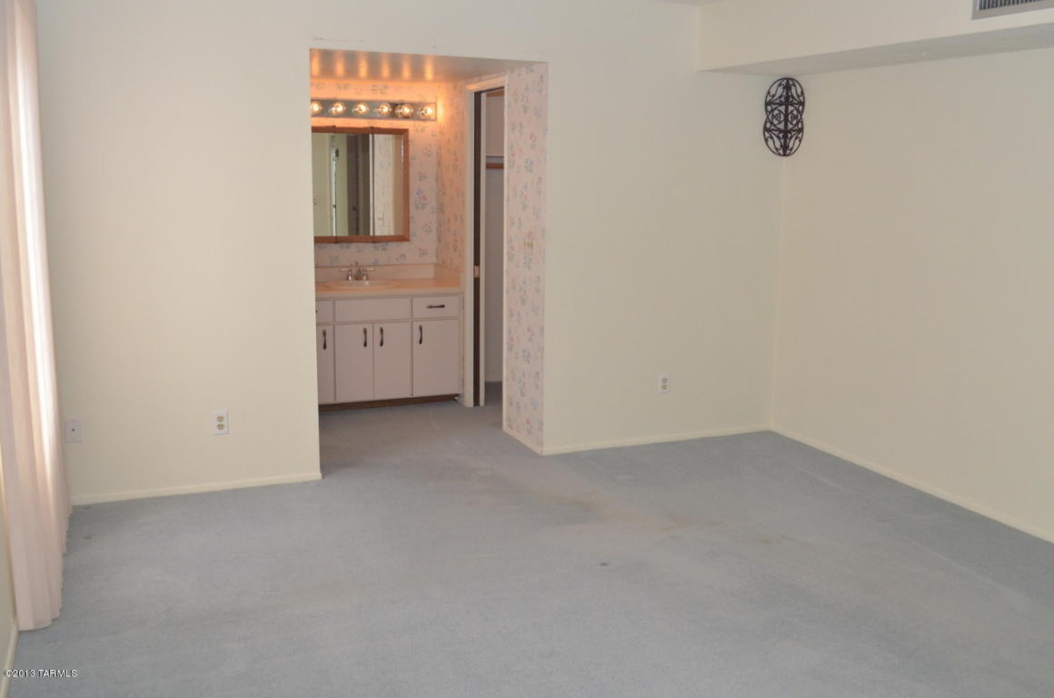 9201 E Visco, Tucson, AZ 85710 photo 27