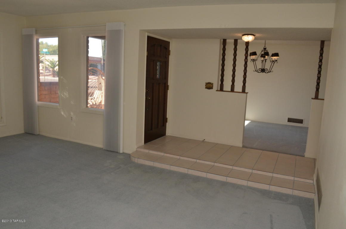 9201 E Visco, Tucson, AZ 85710 photo 18