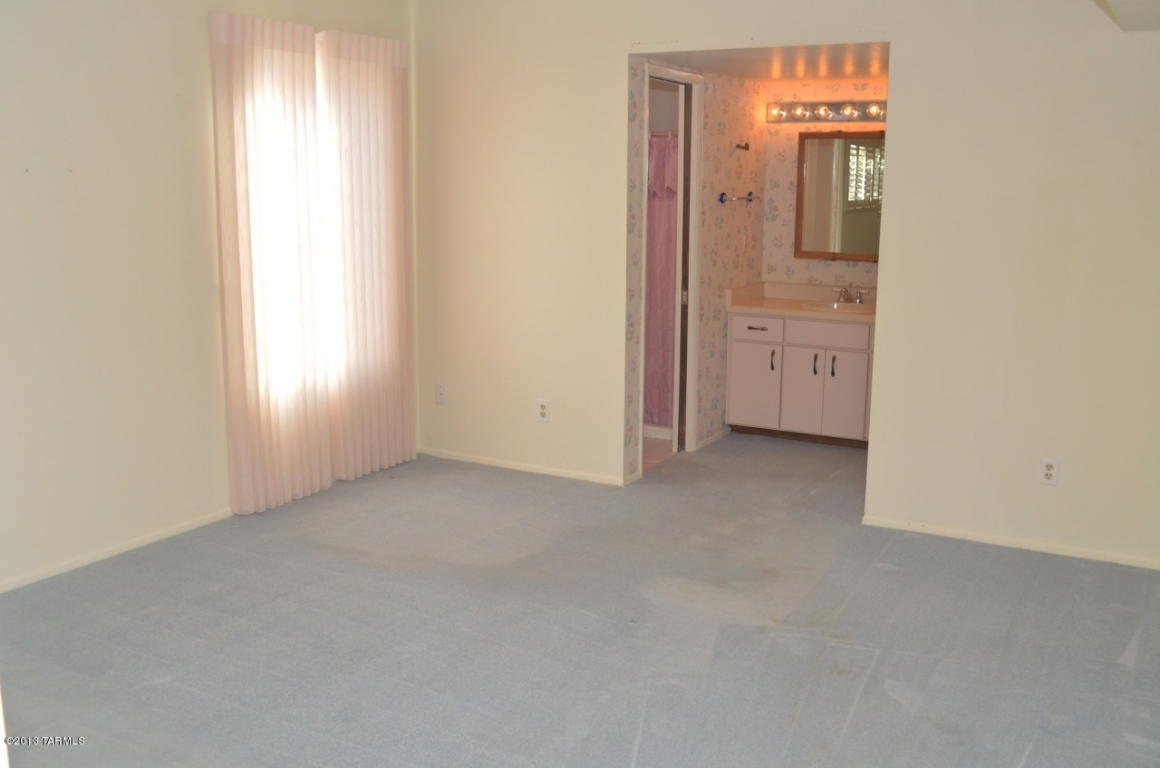 9201 E Visco, Tucson, AZ 85710 photo 7
