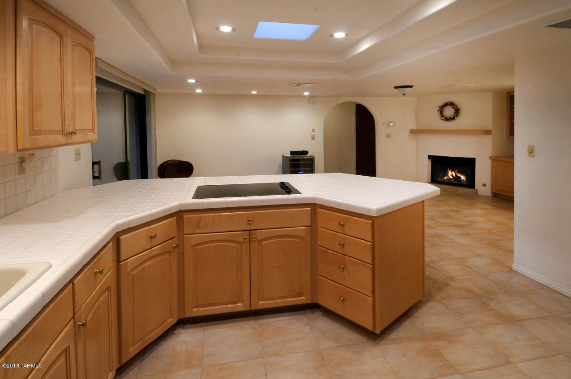 1315 E Thunderhead Cir, Tucson, AZ 85718 photo 5