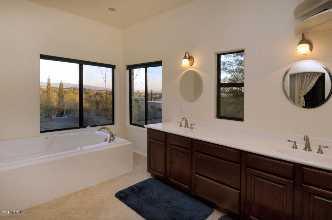 1315 E Thunderhead Cir, Tucson, AZ 85718 photo 11