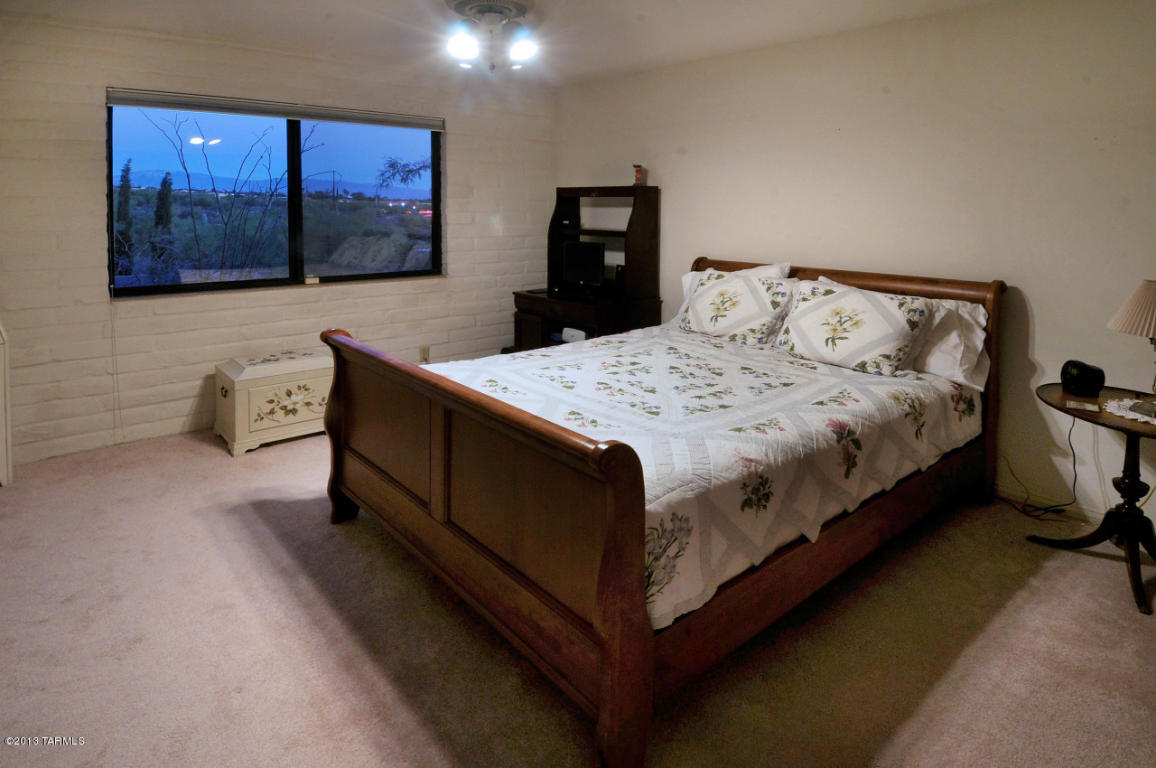 1315 E Thunderhead Cir, Tucson, AZ 85718 photo 12
