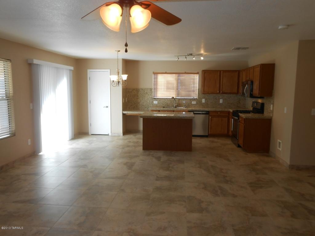 3870 Eventide St, Tucson, AZ 85706 photo 4