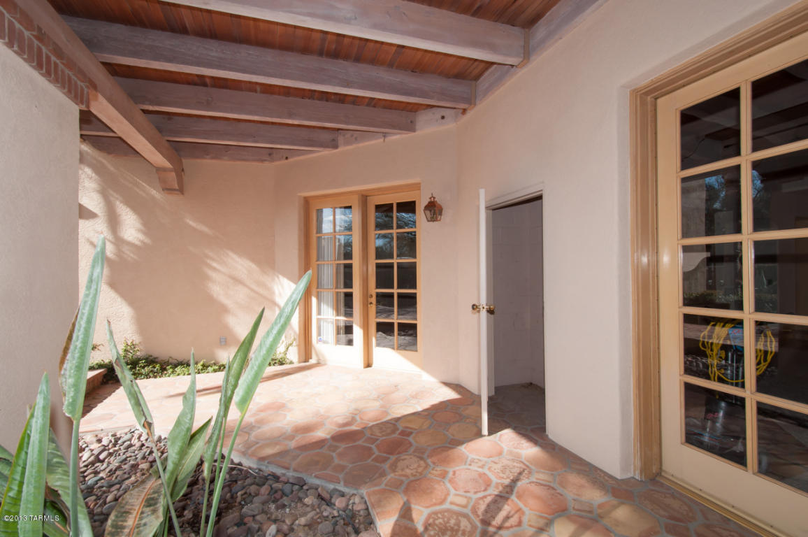 5630 E Binghampton Dr, Tucson, AZ 85712 photo 34