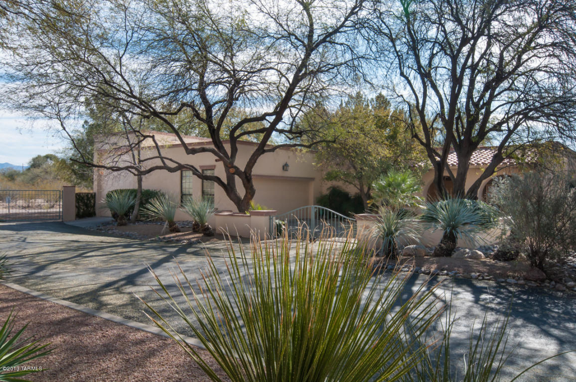 5630 E Binghampton Dr, Tucson, AZ 85712 photo 2