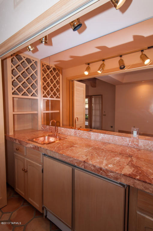 5630 E Binghampton Dr, Tucson, AZ 85712 photo 9