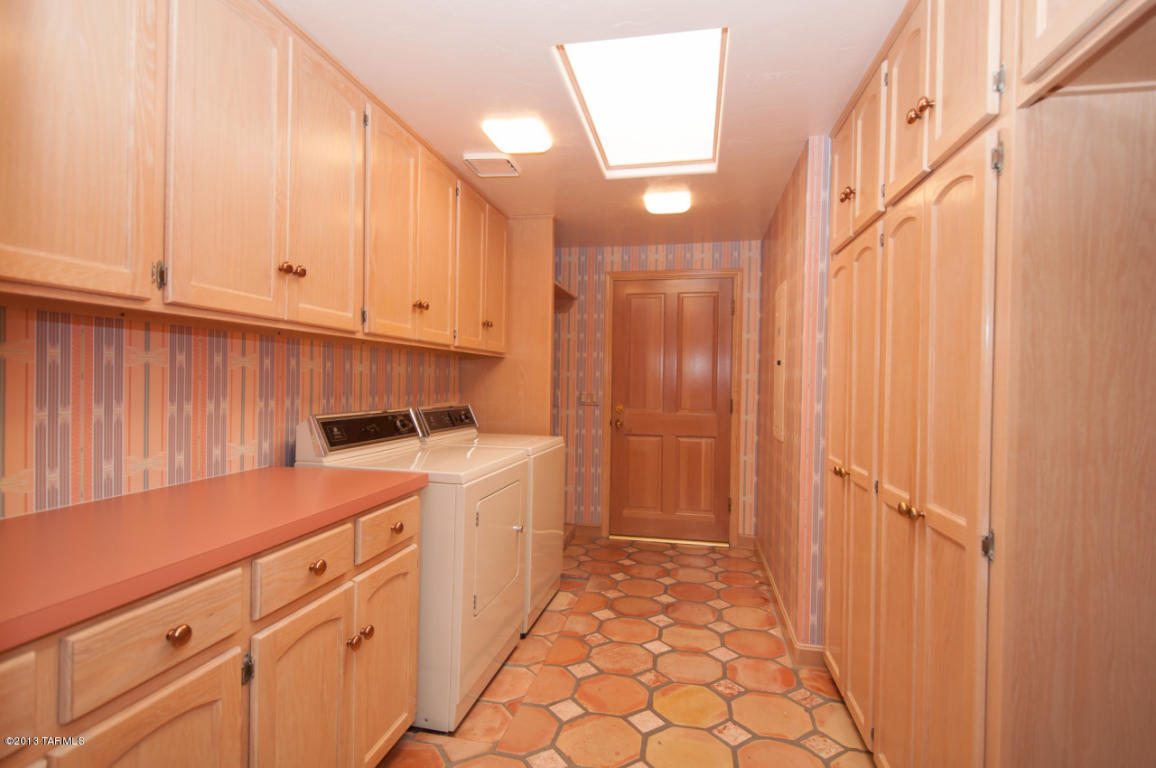 5630 E Binghampton Dr, Tucson, AZ 85712 photo 32