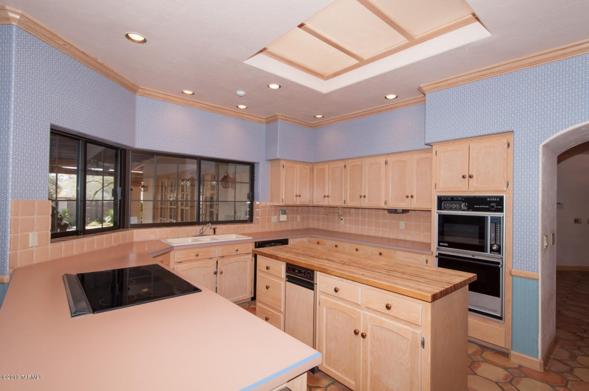 5630 E Binghampton Dr, Tucson, AZ 85712 photo 12