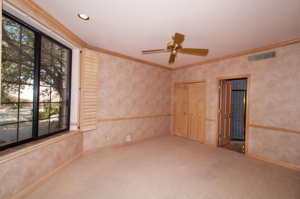 5630 E Binghampton Dr, Tucson, AZ 85712 photo 17