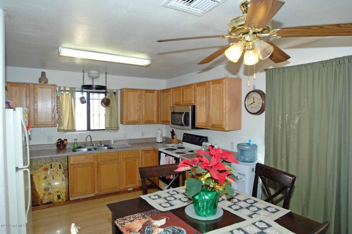6415 S Buckaroo Loop, Tucson, AZ 85757 photo 2