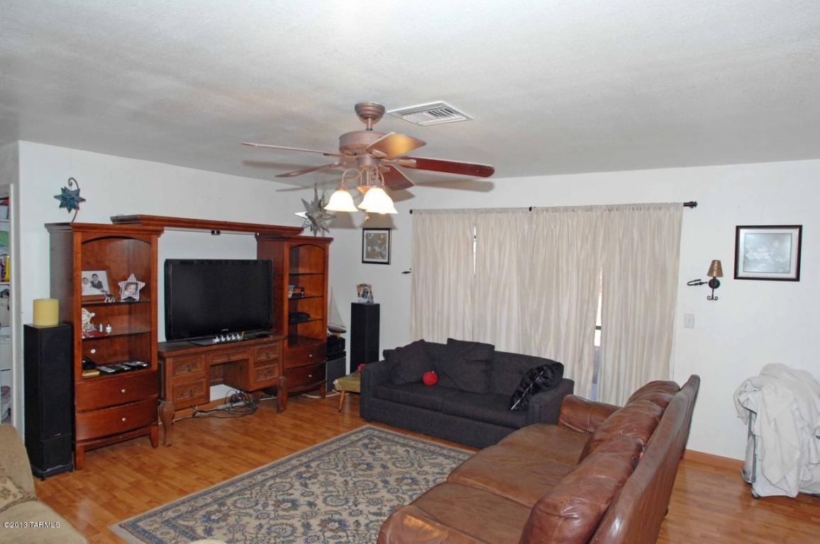 6415 S Buckaroo Loop, Tucson, AZ 85757 photo 4