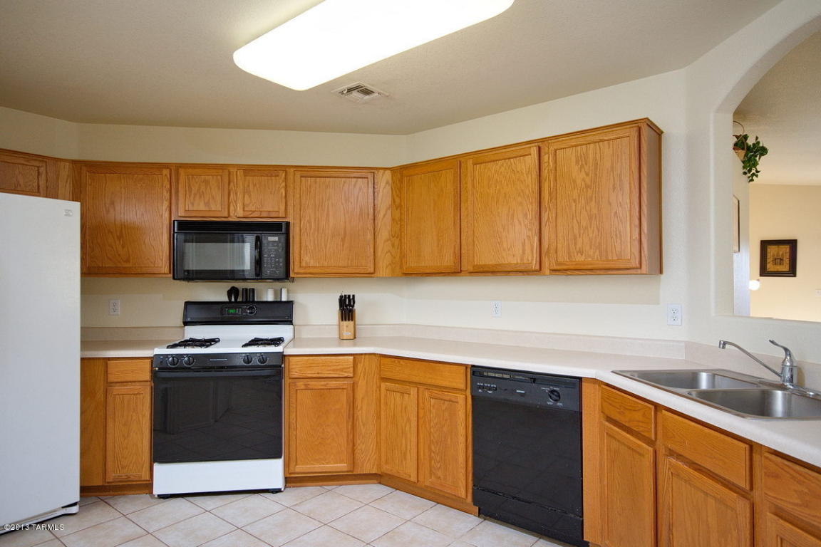 9482 E Bench Mark Loop, Tucson, AZ 85747 photo 2