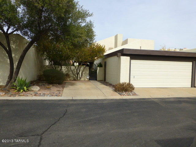 7325 E Cascada Cir, Tucson, AZ 85715 photo 2