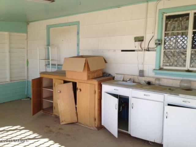 221 S Biddle Ave, Willcox, AZ 85643 photo 9