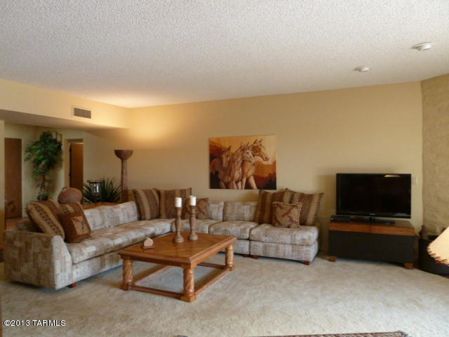 656 E Savannah St, Vail, AZ 85641 photo 2