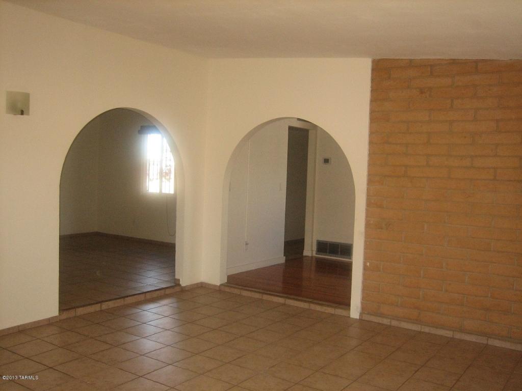 6918 N Eclipse Pl, Tucson, AZ 85741 photo 5