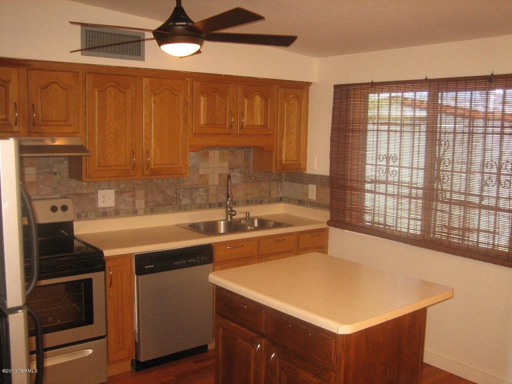 6918 N Eclipse Pl, Tucson, AZ 85741 photo 3