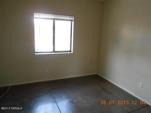 834 E Limberlost Dr, Tucson, AZ 85719 photo 4