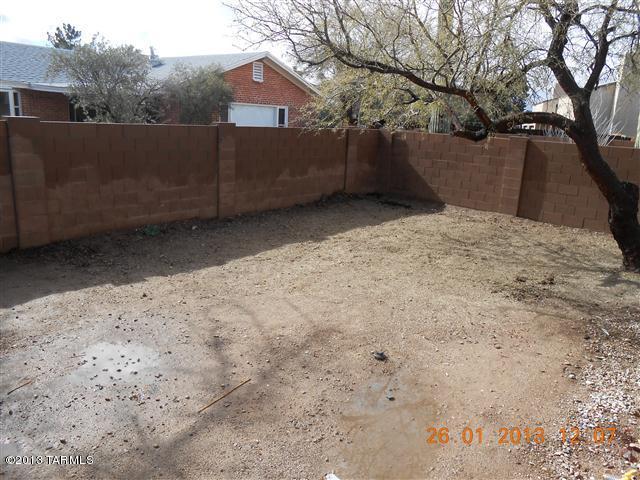834 E Limberlost Dr, Tucson, AZ 85719 photo 8
