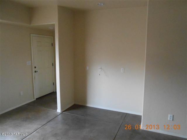834 E Limberlost Dr, Tucson, AZ 85719 photo 2