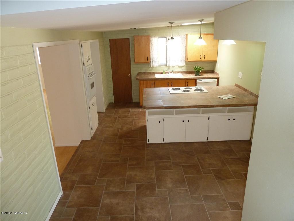 8258 E Beverly St, Tucson, AZ 85710 photo 4