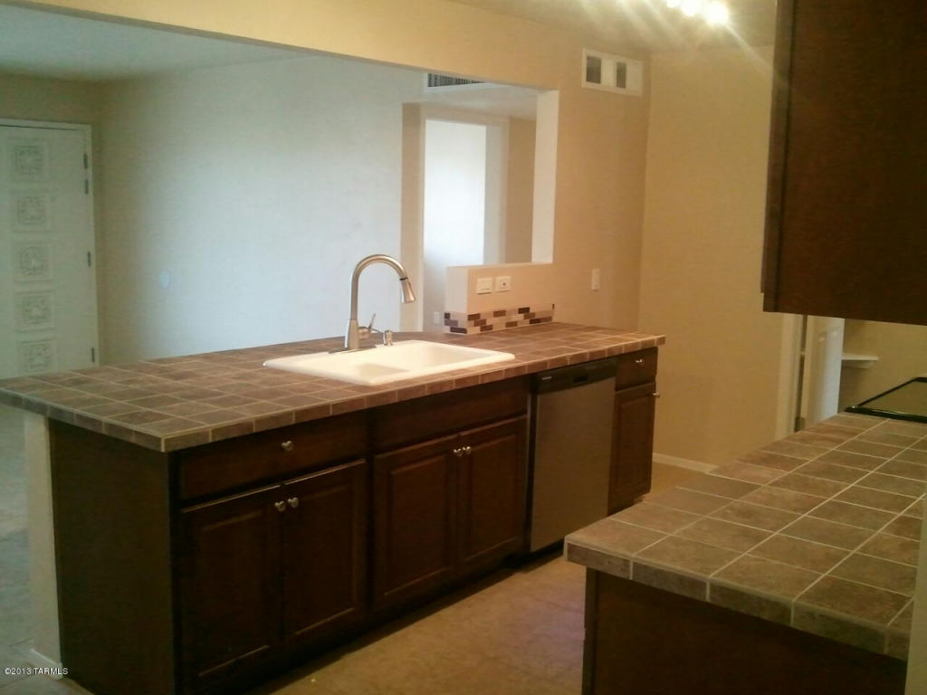 4802 Edison St, Tucson, AZ 85712 photo 3