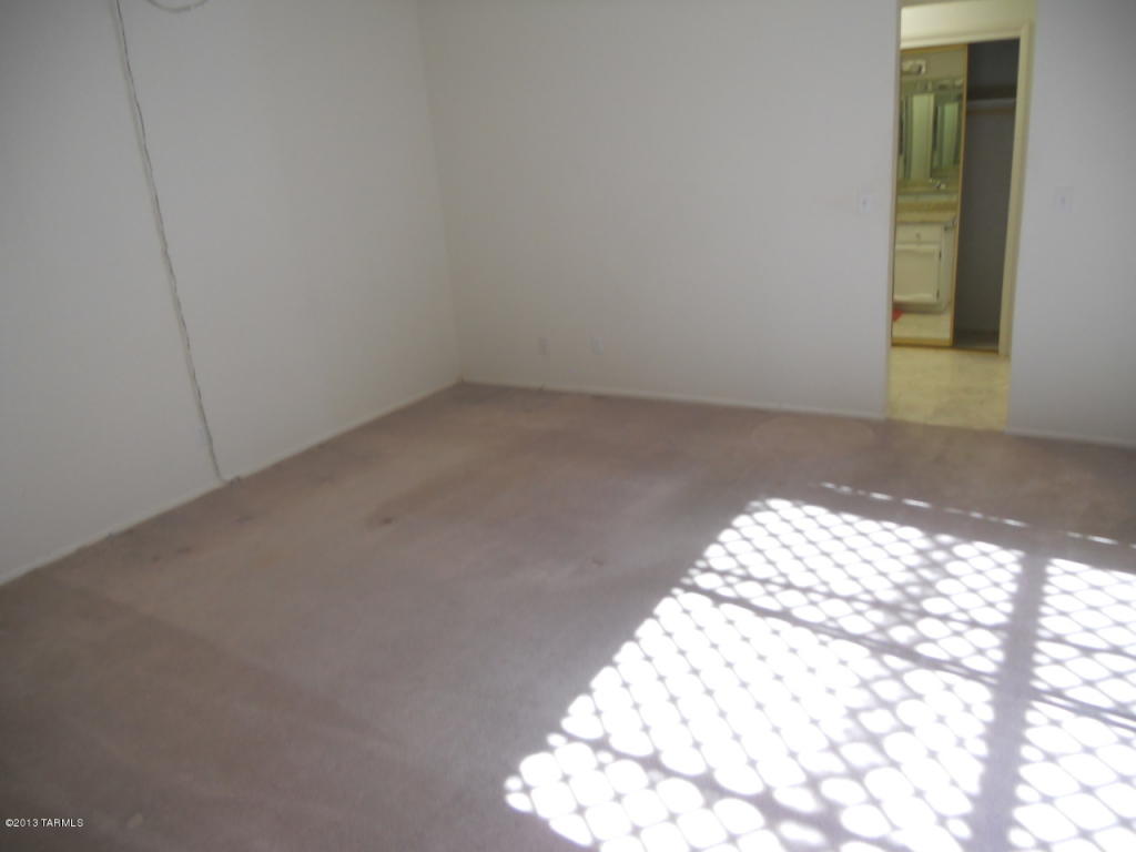 8421 E Brookside Ln, Tucson, AZ 85710 photo 11
