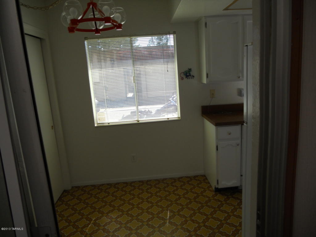 8421 E Brookside Ln, Tucson, AZ 85710 photo 10