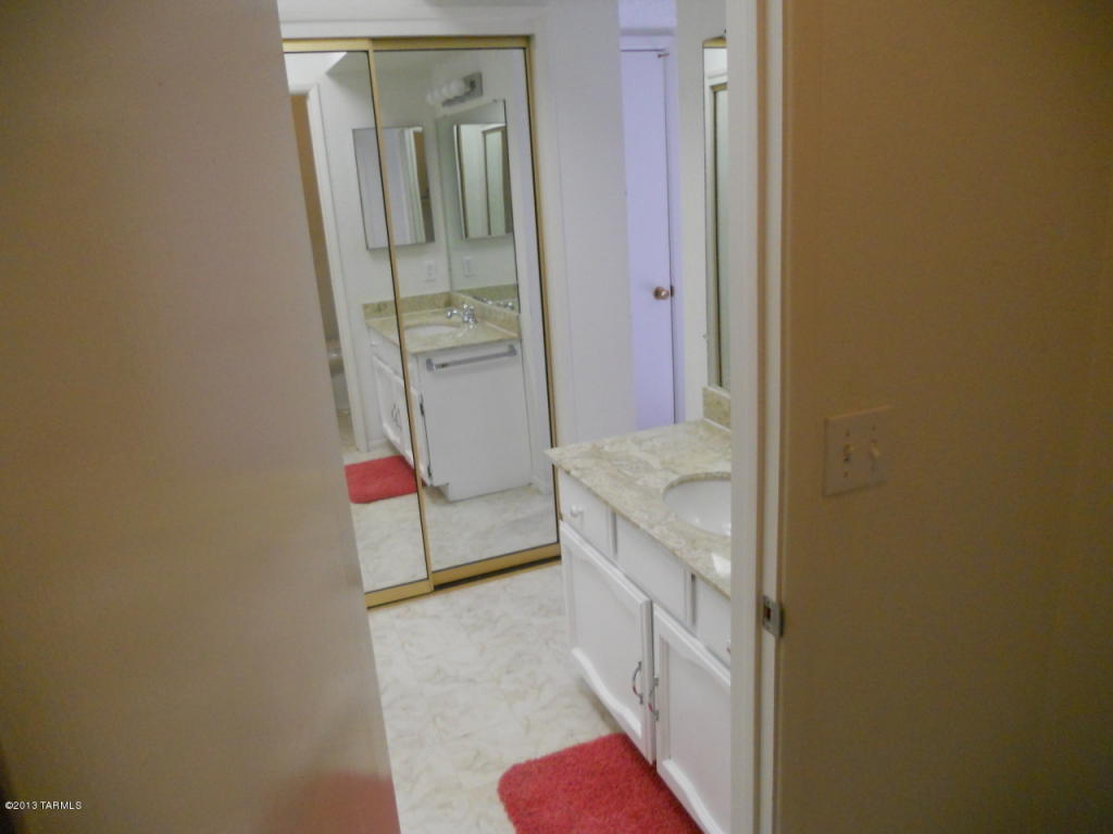 8421 E Brookside Ln, Tucson, AZ 85710 photo 12