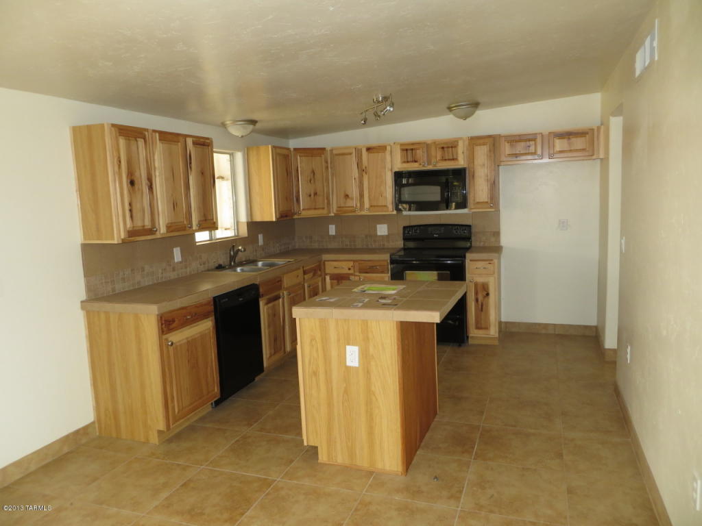 7107 E Freestone Dr, Tucson, AZ 85730 photo 3