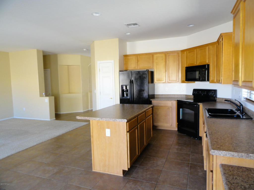 7717 E Fair Meadows Loop, Tucson, AZ 85756 photo 2