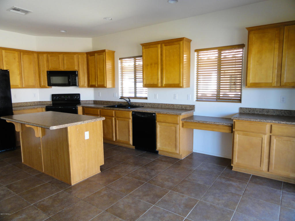 7717 E Fair Meadows Loop, Tucson, AZ 85756 photo 3