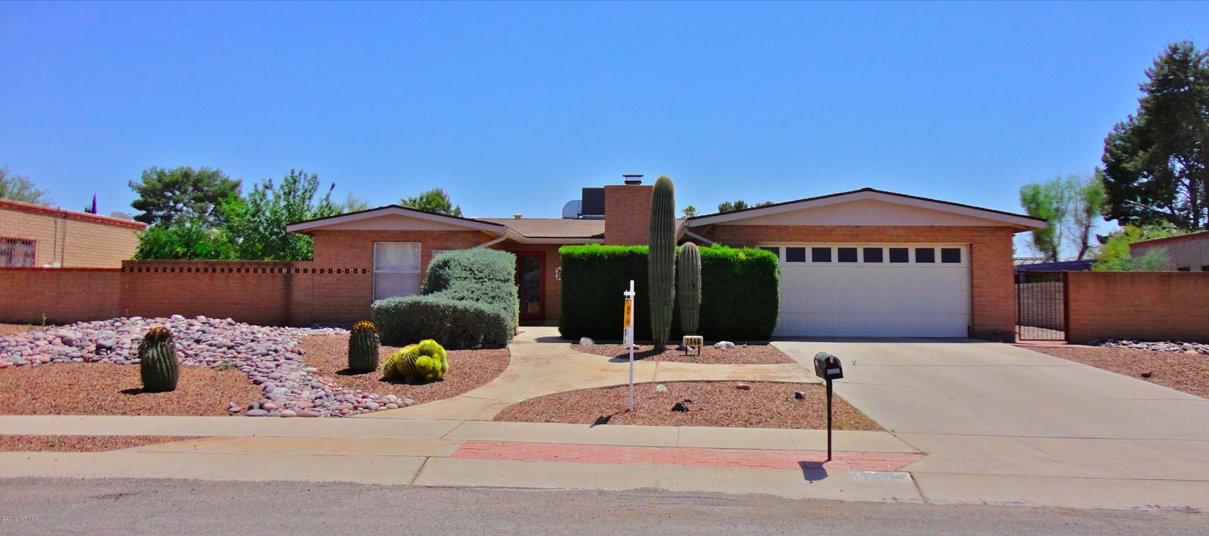 7548 E Hampton Pl, Tucson, AZ 85715 photo 1