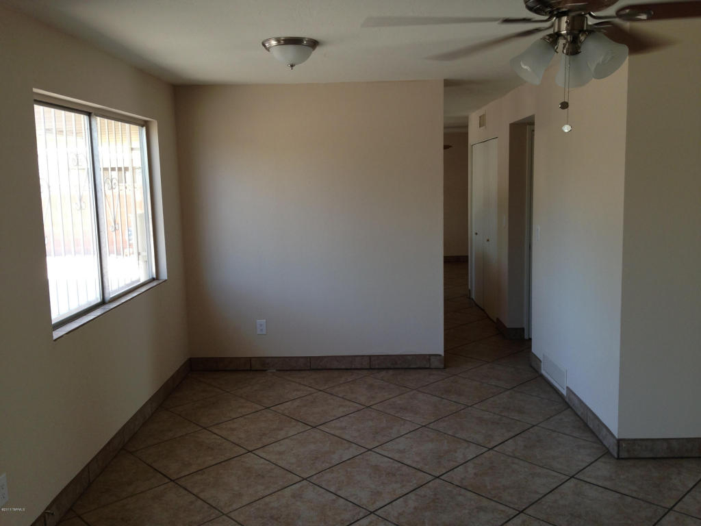 2317 E Bantam Rd, Tucson, AZ 85706 photo 3