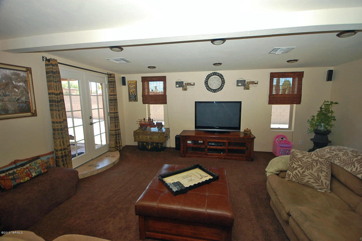 8020 Eli St, Tucson, AZ 85710 photo 4