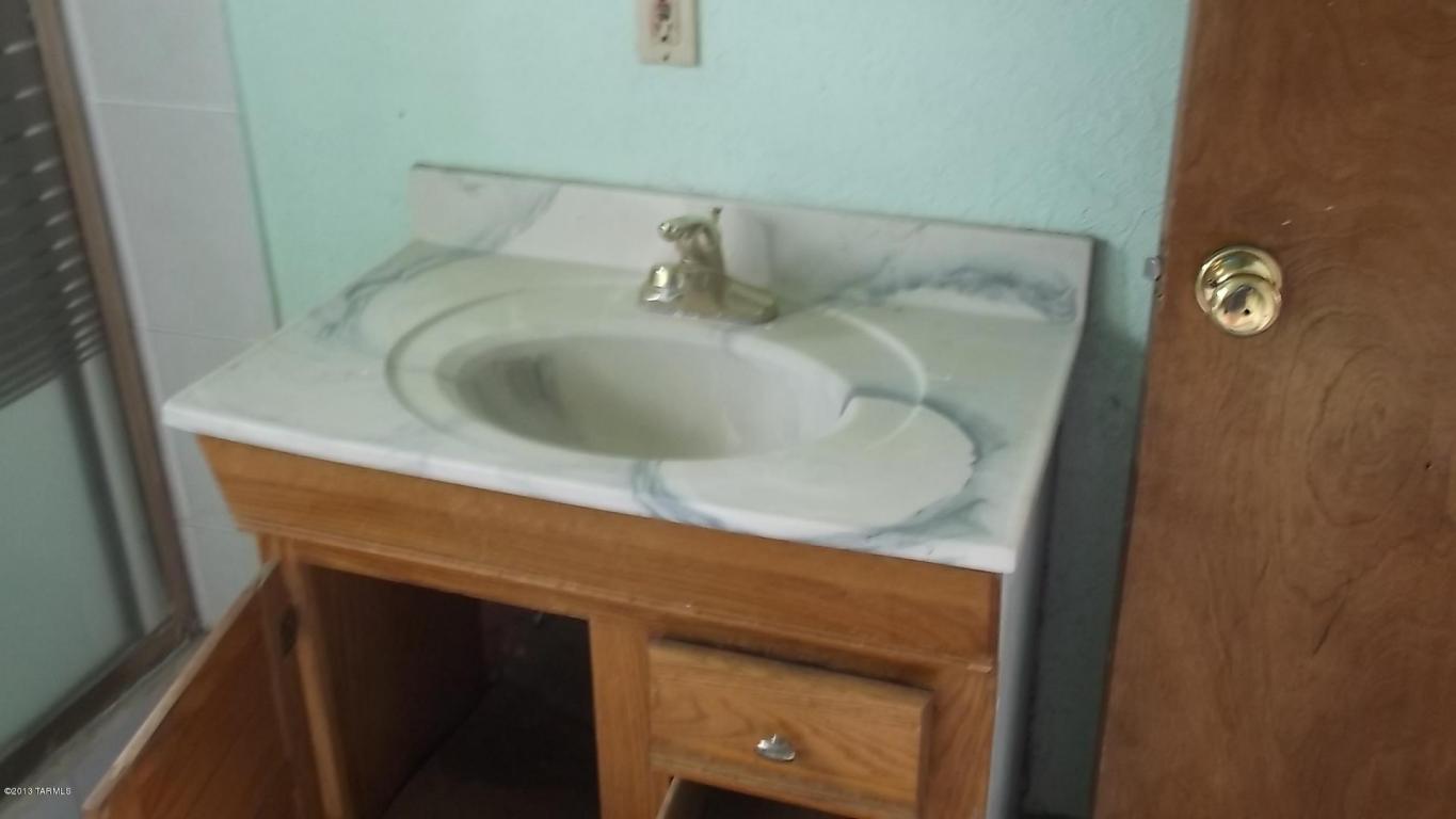 914 E 37th St, Tucson, AZ 85713 photo 3