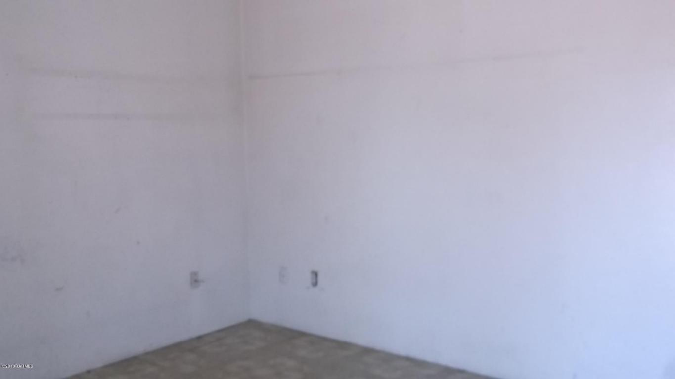 914 E 37th St, Tucson, AZ 85713 photo 4