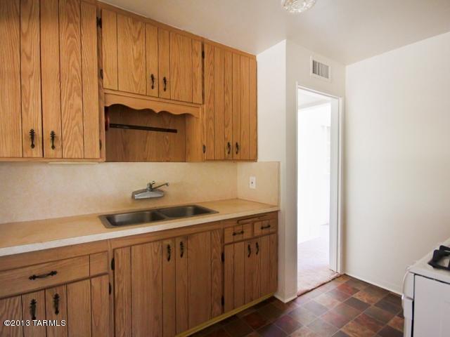 4348 E 15th St, Tucson, AZ 85711 photo 9