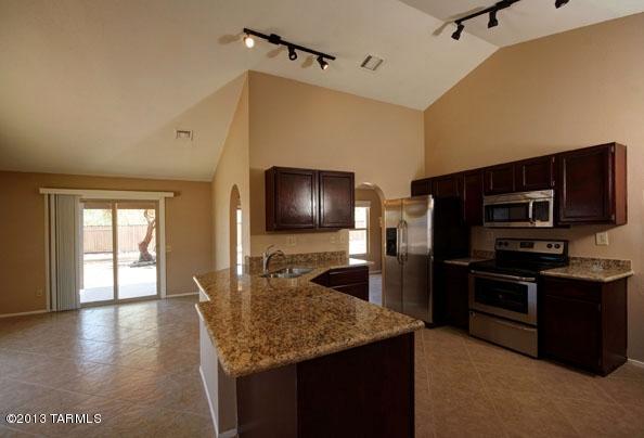 10590 E Keystone Rd, Tucson, AZ 85730 photo 3
