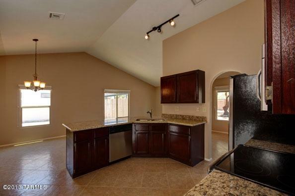10590 E Keystone Rd, Tucson, AZ 85730 photo 2