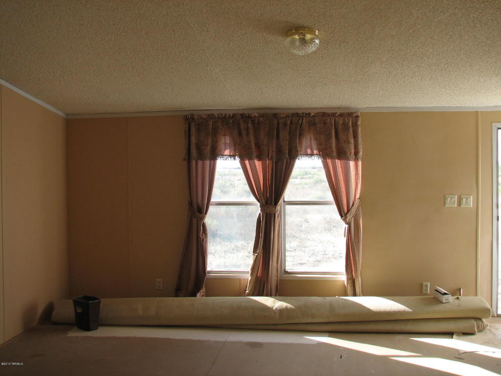 7202 E Apache Dr, Pearce, AZ 85625 photo 2