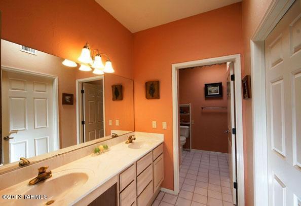 5026 E Regency Cir E, Tucson, AZ 85711 photo 12